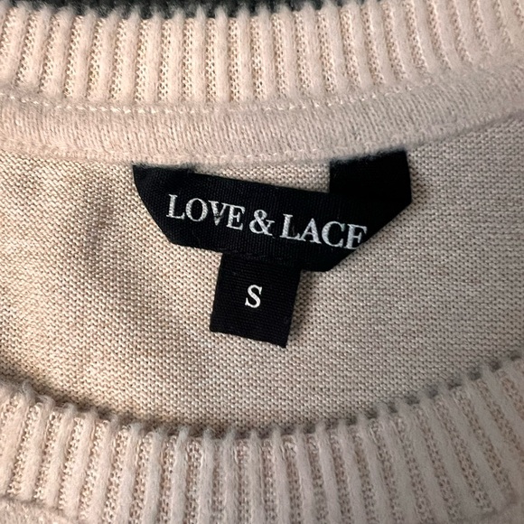 Love & Lace Women’s Lady in the Fall Themed Super Soft Sweater Size Small - Picture 7 of 8